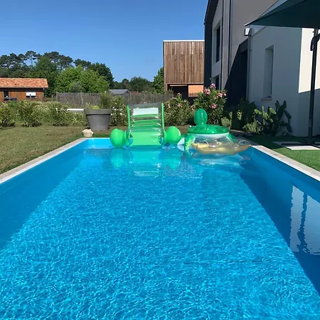 Maison Au Calme Avec Piscine Chauffee A 10 Mn Des Plages Villa *